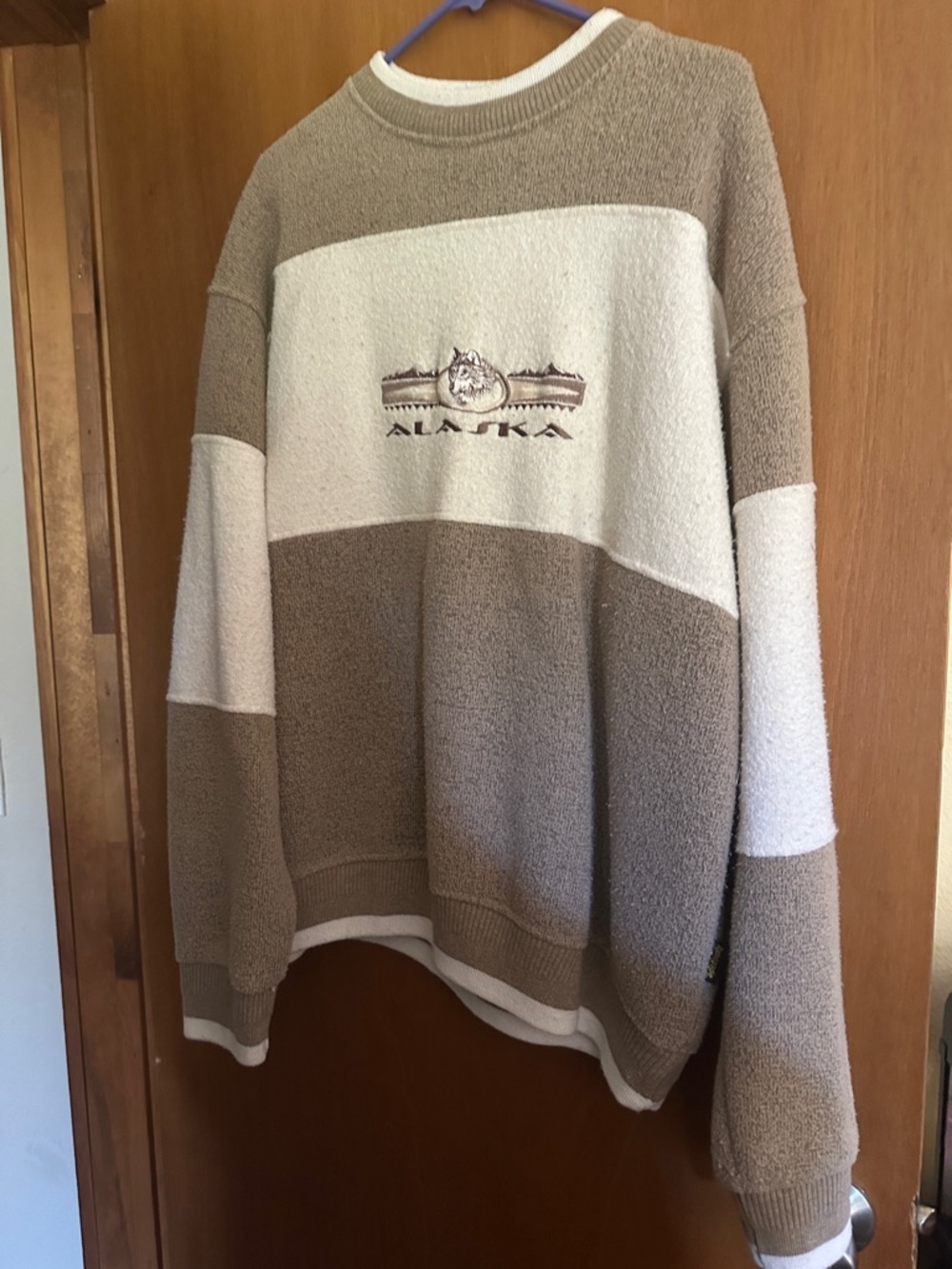 1990’s Renegade Club Colorblock Crewneck Sweater in Beige and Cream. Size Large.